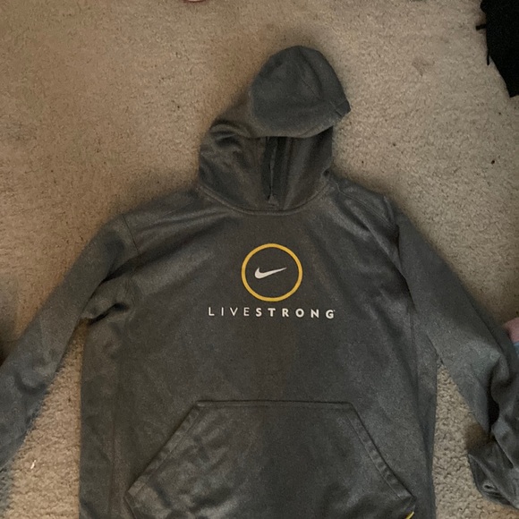 Nike therma fit hoodie - Picture 1 of 4